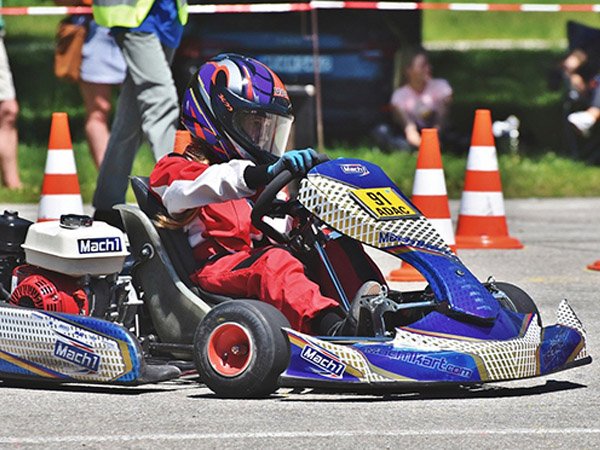 Kartódromo Idoor Competição Kart para 2, ou 15 pessoas a partir de 29,95 R$ ( Churrasco e bebida são opcionais)