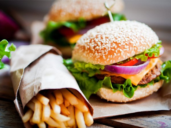 Hamburguesa tradicional estilo USA gigante com 80%