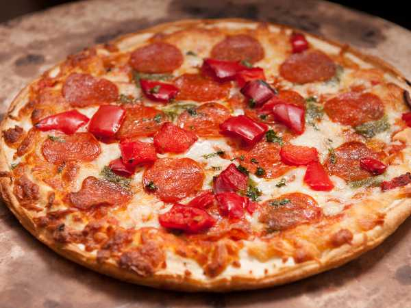 Barut Pizzaria - 1 pizza grande 8 fatias serve até 3 pessoas