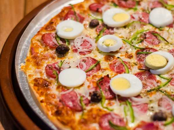Barut Pizzaria - 1 pizza grande 8 fatias serve até 3 pessoas