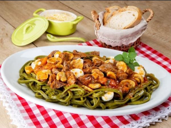 Your Chef - Opções de menu para 1, 2 ou 4 pessoas com uma seleção entre Lasanha, Parmegiana ou Talharim