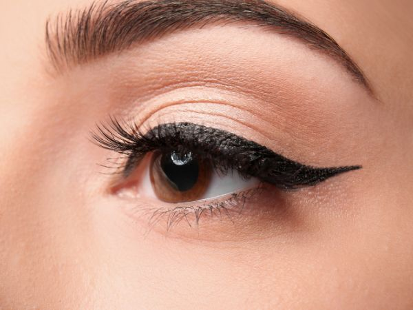 Nossa Oferta Especial de Design de Sobrancelhas com Henna, Micropigmentação e Extensão de Cílios