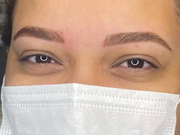 Nossa Oferta Especial de Design de Sobrancelhas com Henna, Micropigmentação e Extensão de Cílios