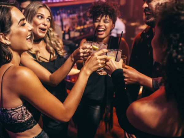 A Noite Paulista ao Máximo: Pub Crawl pelos Melhores Bares de São Paulo