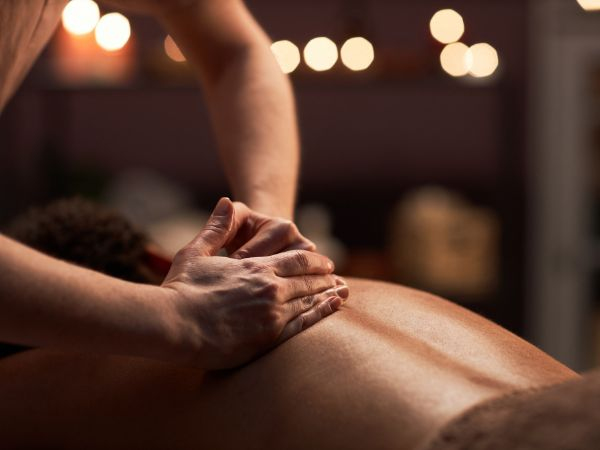 Sessão Profissional de Massagem Tântrica para Homens - R$ 250 | Terapia para Alívio do Estresse e Autoconhecimento no Rio de Janeiro