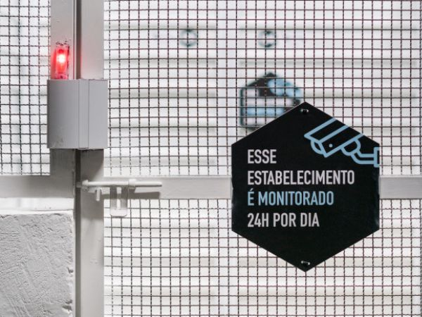 Aluguel de Box de 2,0m² na Rua Fernandes Moreira, São Paulo, por R$ 260/mês – Pagamento inicial de R$ 26,00 – Garanta já!