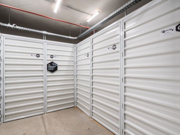 Aluguel de Box de 2,0m² na Rua Fernandes Moreira, São Paulo, por R$ 260/mês – Pagamento inicial de R$ 26,00 – Garanta já!