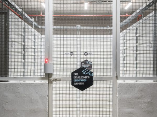 Aluguel de Box de 2,0m² na Rua Fernandes Moreira, São Paulo, por R$ 260/mês – Pagamento inicial de R$ 26,00 – Garanta já!