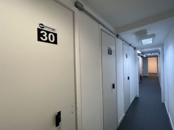 Aluguel de Box de 4,5m² na Avenida Paulista, 726, São Paulo, por R$ 436/mês – Pagamento inicial de R$ 43,60
