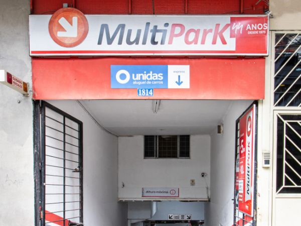Aluguel de Box de 3,8m² na Rua Teodoro Sampaio, 1814, São Paulo, por R$ 454/mês – Pagamento inicial de R$ 45,40