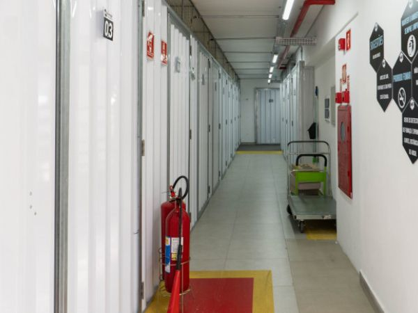 Aluguel de Box de 2,9m² na Alameda Raja Gabaglia, 254, São Paulo, por R$ 631/mês – Pagamento inicial de R$ 63,10 – Garanta já!