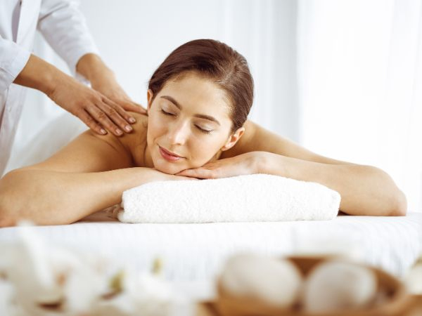 Massagem relaxante a domicílio – 60 minutos para 1 pessoa com 33% de desconto – Rio de Janeiro