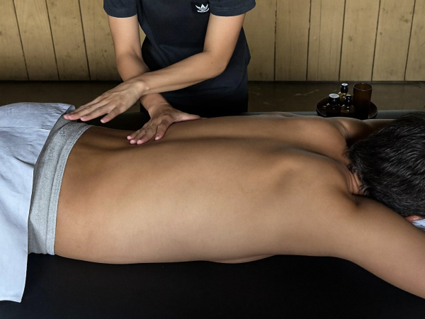 Massagem tailandesa na Yanna Massagens